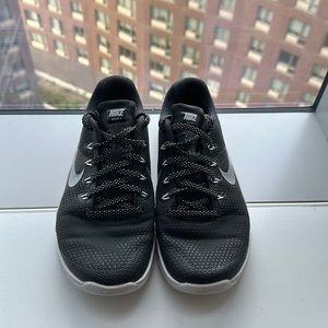 Nike Metcon 4 (Women’s 8)